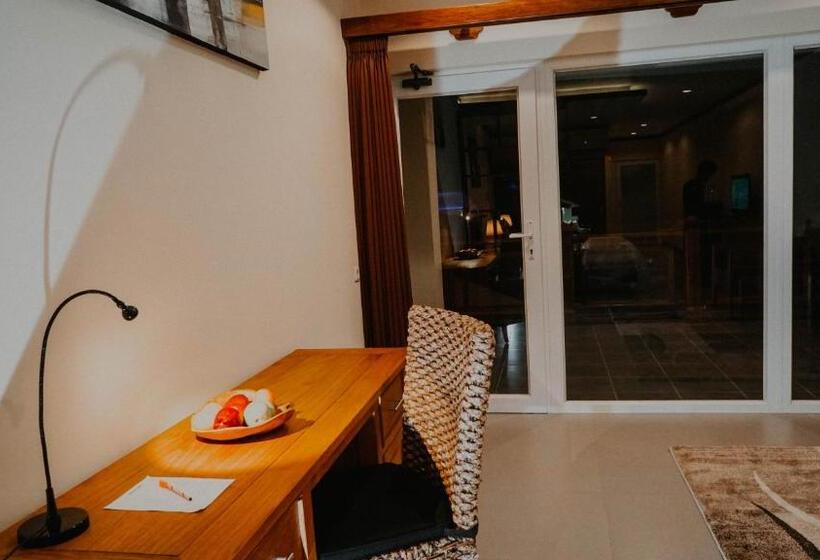 إستوديو قياسى, Jepara Marina Seaview