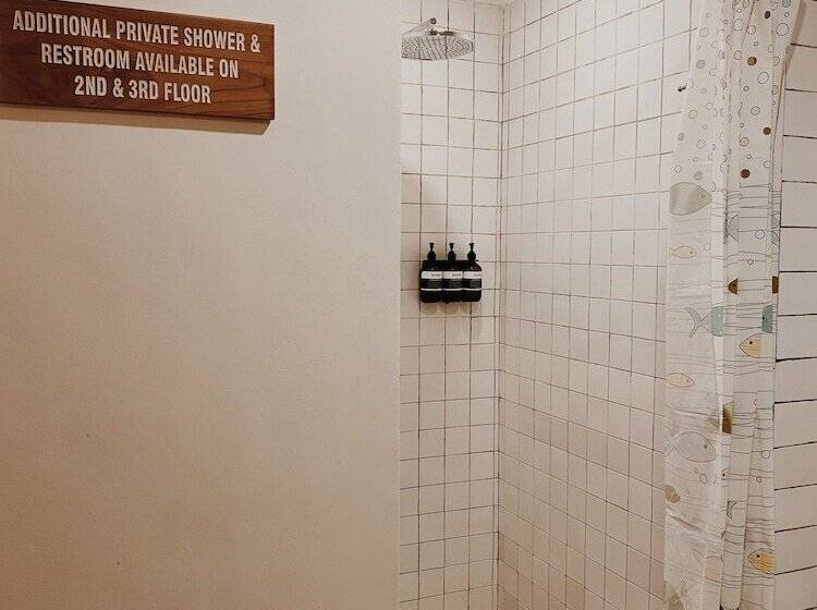 تختخواب در اتاق مشترک, Kos One Hostel