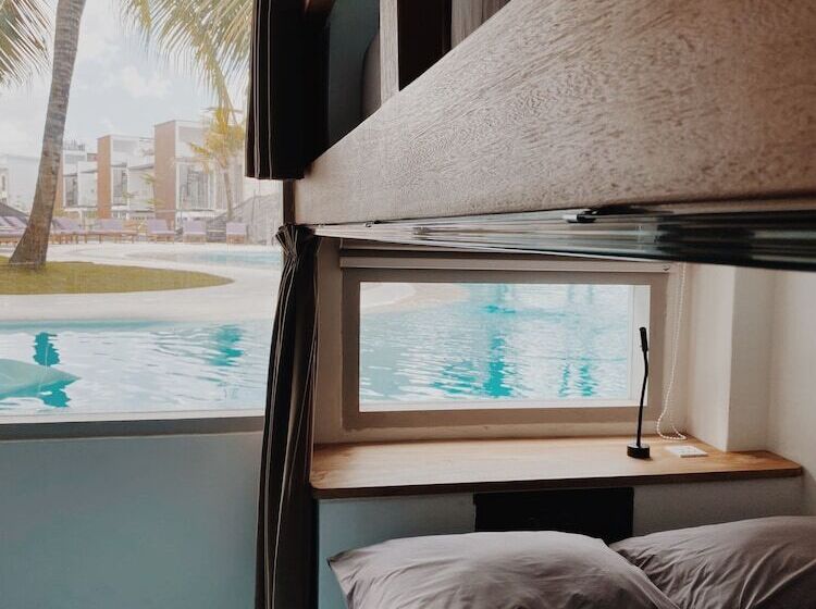 تختخواب در اتاق مشترک, Kos One Hostel