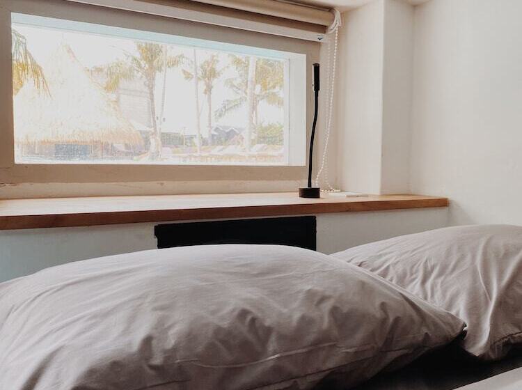 تختخواب در اتاق مشترک, Kos One Hostel