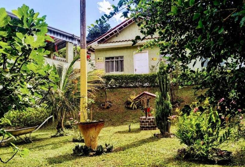 جناح إدارى, Pousada Mama áfrica