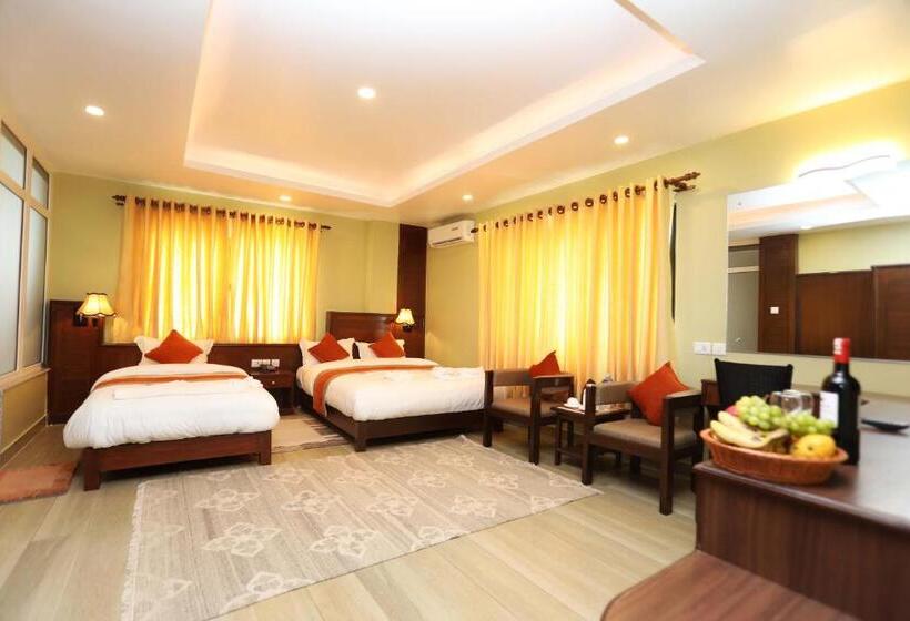 اتاق لوکس خانوادگی, The Clock