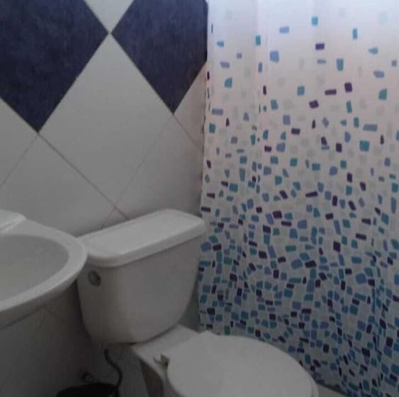 标准三人间, Hostal Apanantor 1