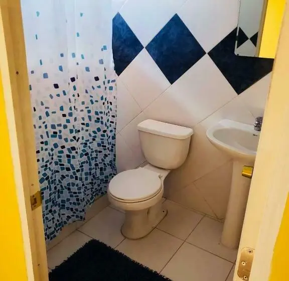 اتاق لوکس, Hostal Apanantor 1