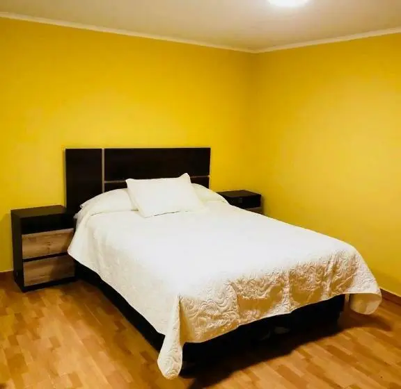 اتاق لوکس, Hostal Apanantor 1