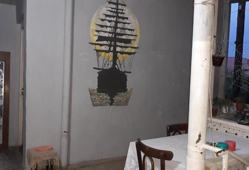 اتاق استاندارد, Mango Guesthouse