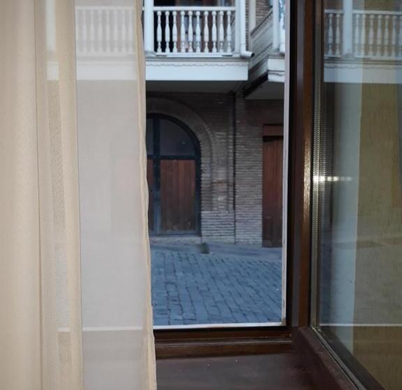 اتاق استاندارد, Mango Guesthouse