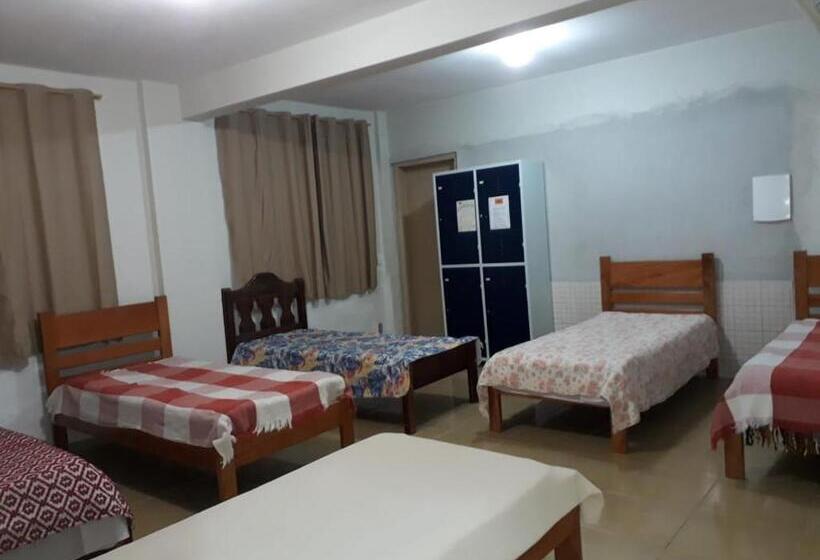 Geteiltes Mehrbettzimmer, Thiferer Hostel