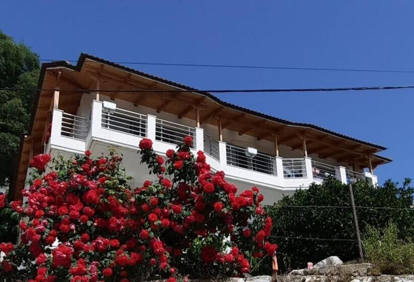 דירת חדר נוף לים, Eduard Lagji Apartament