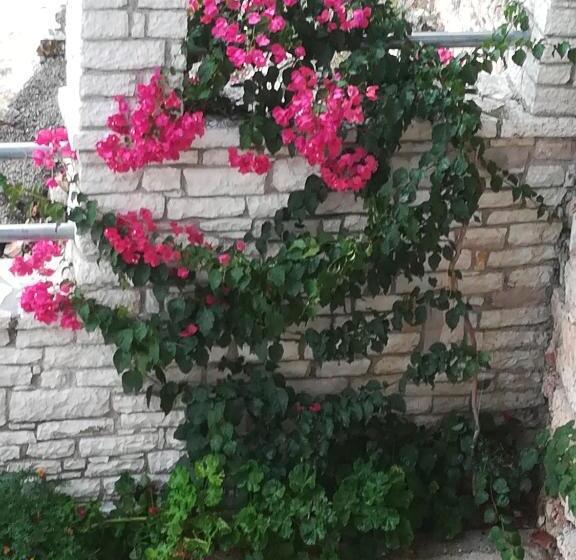 דירת חדר נוף לים, Eduard Lagji Apartament