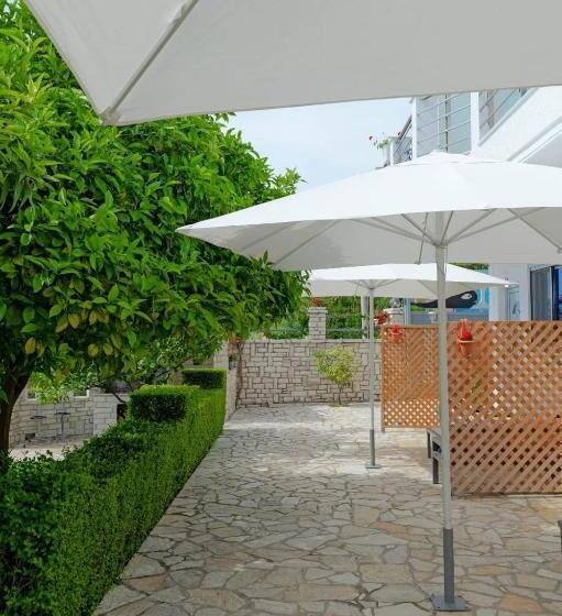 家庭海景房, Eduard Lagji Apartament
