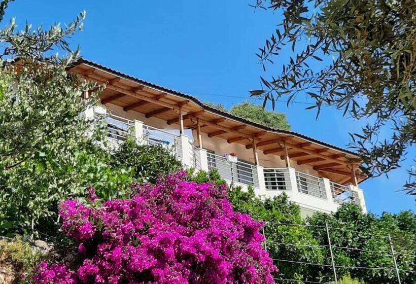 דירת חדר נוף לים, Eduard Lagji Apartament