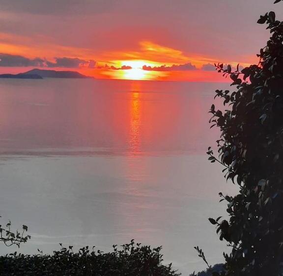 דירת חדר נוף לים, Eduard Lagji Apartament