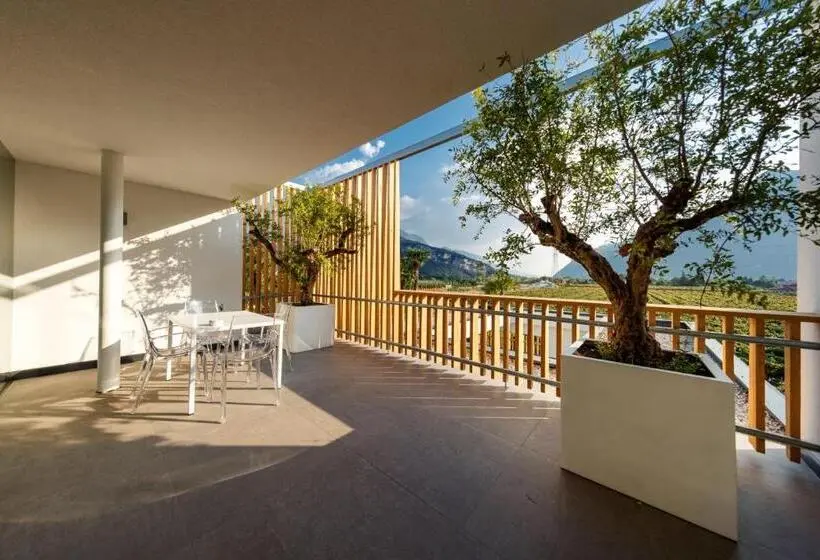 スタンダードスタジオ, Alea   Garda Lake Suite