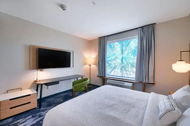 キングサイズベッドのスタンダードルーム, Fairfield Inn & Suites By Marriott Dallas Cedar Hill