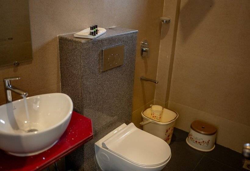 デラックスルーム, Harmal S Residency