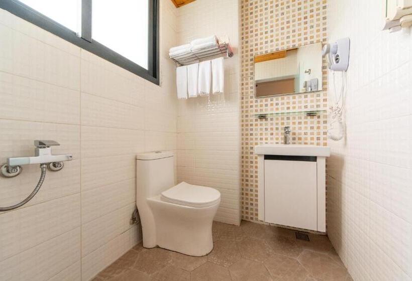 اتاق استاندارد چهار تخته, Jinguann B&b