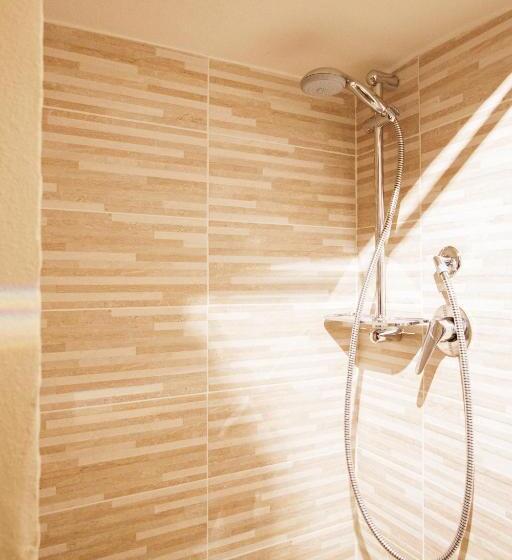 标准三人间, Agripodere Il Falco