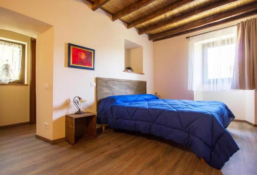 标准三人间, Agripodere Il Falco