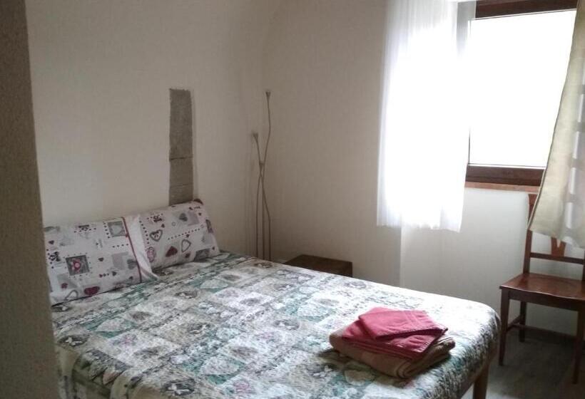 标准三人间, Agripodere Il Falco