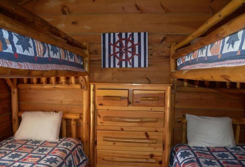 بنجلو ديلوكس, Camp Mack, A Guy Harvey Lodge