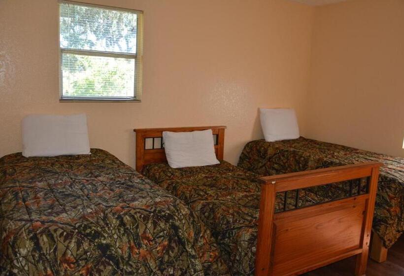 بنجلو قياسى 3 غرف نوم, Camp Mack, A Guy Harvey Lodge