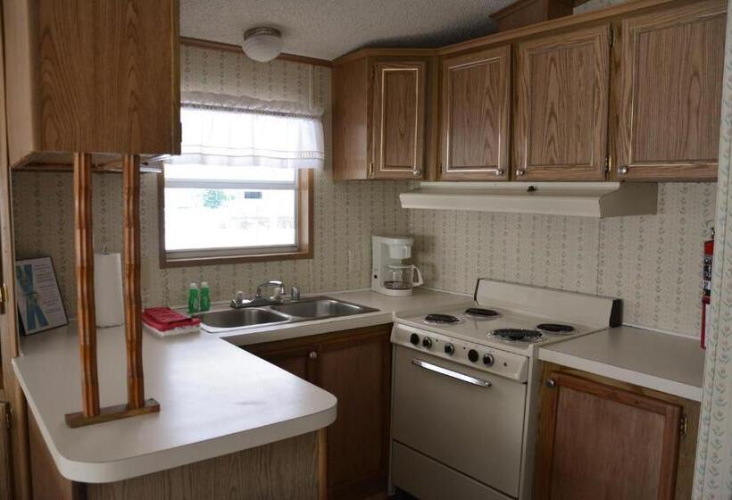 スタンダードバンガロー, Camp Mack, A Guy Harvey Lodge