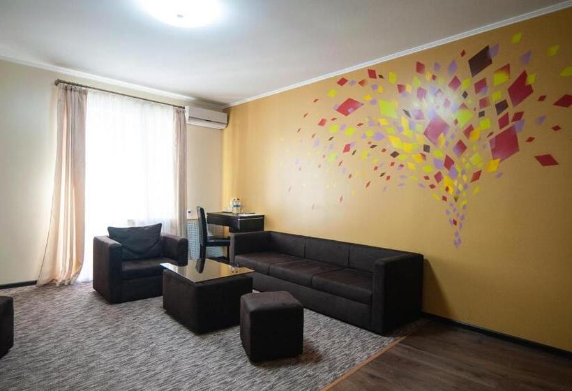 آپارتمان 1 خوابه با تراس, Rhombus