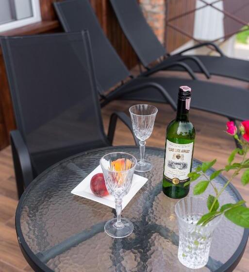 Suite with Terrace, Rhombus