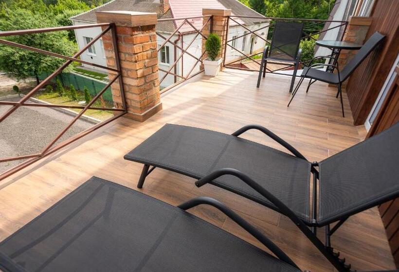 Suite with Terrace, Rhombus