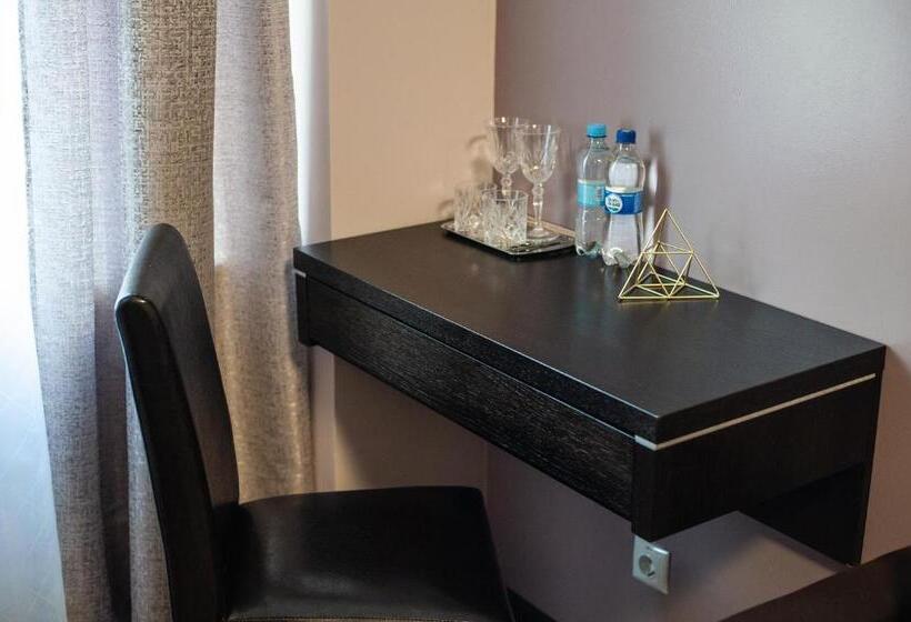 Suite with Terrace, Rhombus