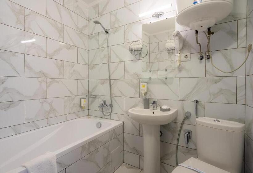 سوییت جونیور با بالکن, Rhombus