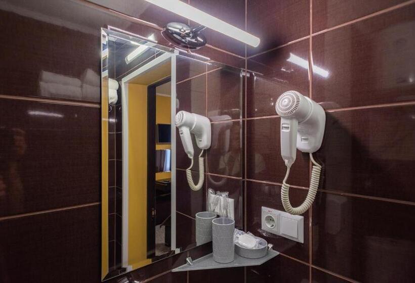 اتاق استاندارد با بالکن, Rhombus