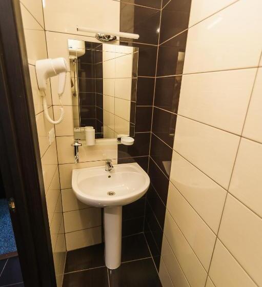 اتاق لوکس با بالکن, Rhombus