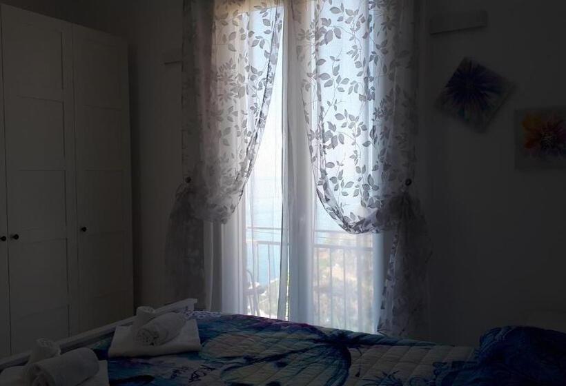 Номер Deluxe Вид на Море с Балконом, Olimpo Affittacamere