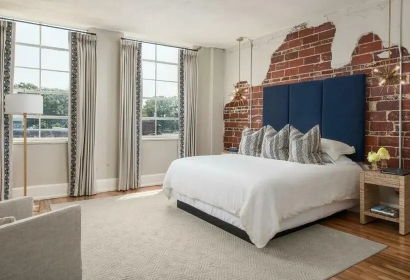 キングサイズベッドのデラックスルーム, The Stricklin Hotel  Florence