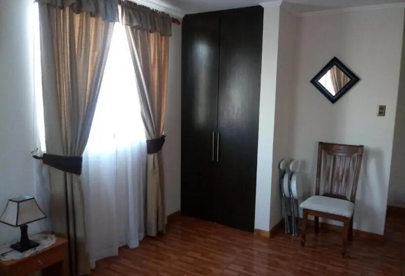اتاق خانوادگی, Casa Huespedes Angoba