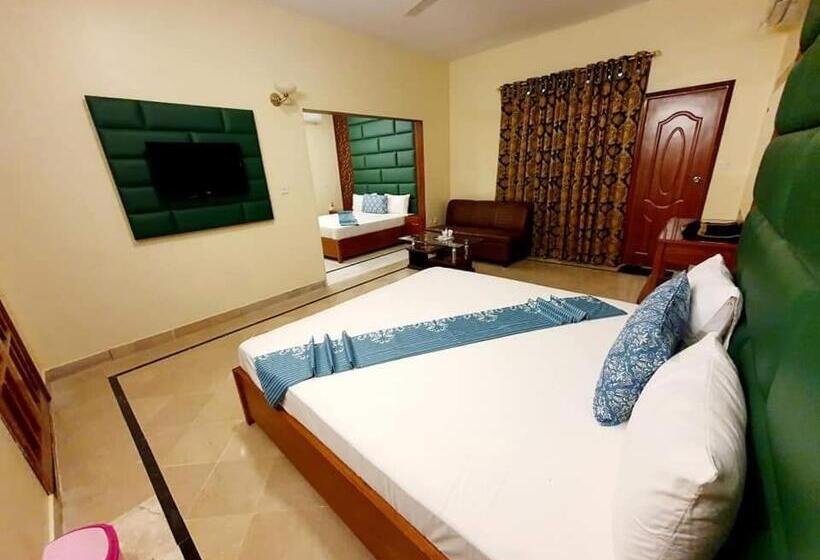 اتاق خانوادگی, Imperial Inn Karachi