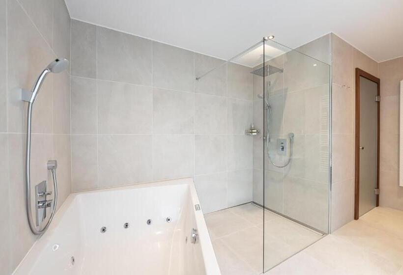 Люкс Кровать Кинг, Arya Alpine Lodge