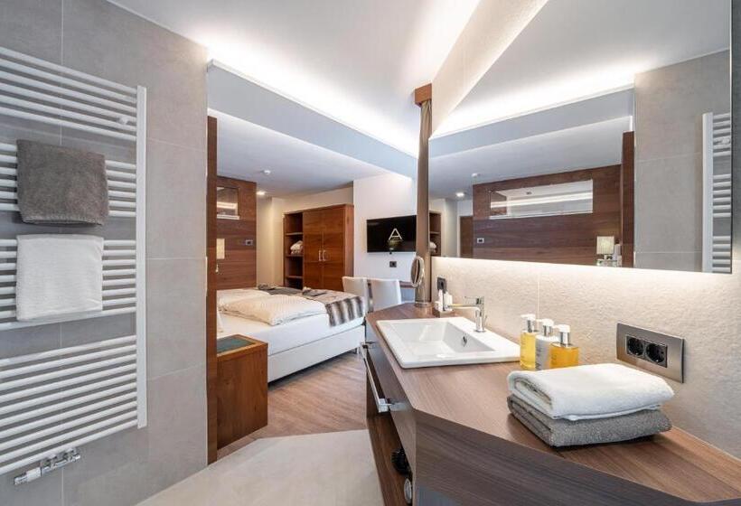 Люкс Кровать Кинг, Arya Alpine Lodge