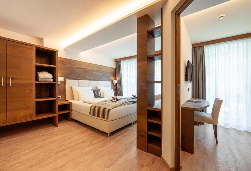 Полулюкс Одноместный с Террасой, Arya Alpine Lodge