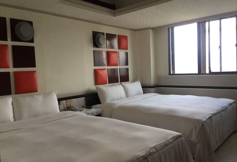 اتاق خانوادگی, King Lo Tung