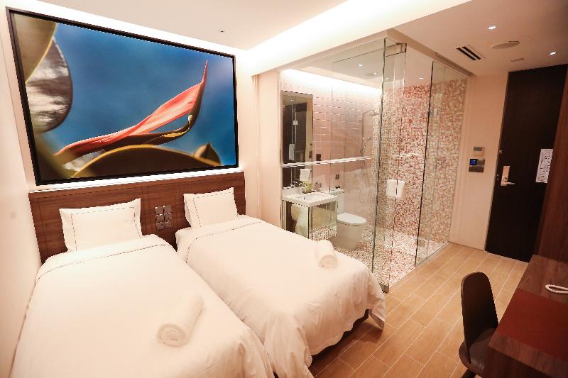 اتاق لوکس, A Hotel Bugis