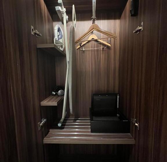 اتاق لوکس, A Hotel Bugis