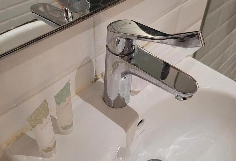 اتاق لوکس یک تخته, A Hotel Bugis