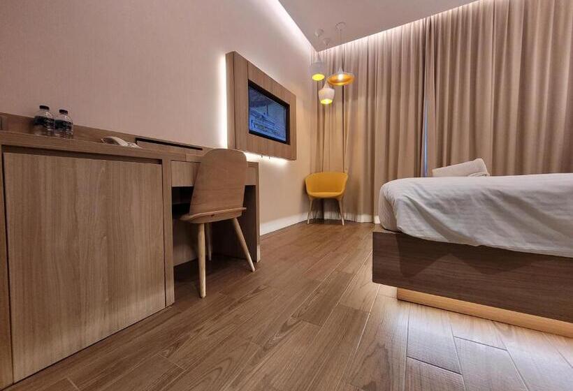 اتاق سوپریور با تخت بزرگ, A Hotel Bugis