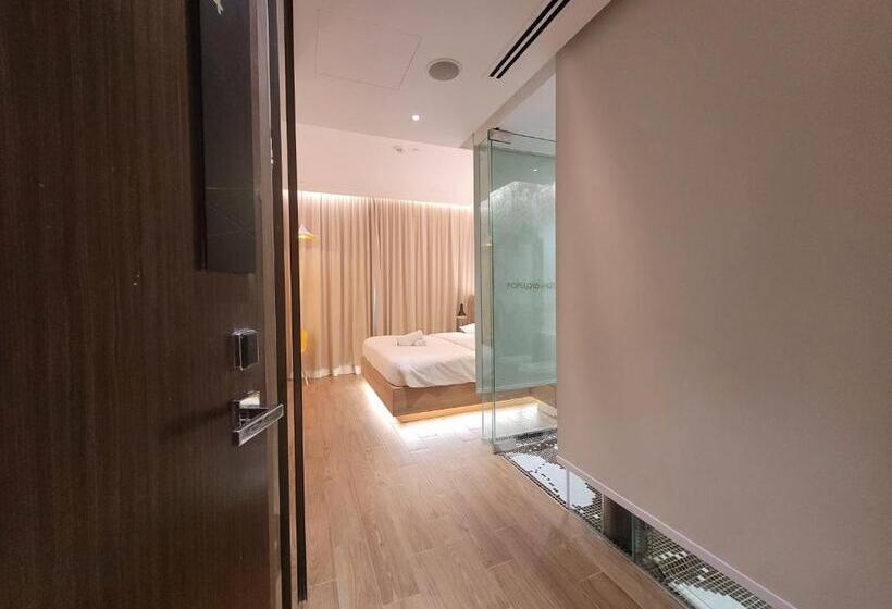 اتاق سوپریور با تخت بزرگ, A Hotel Bugis