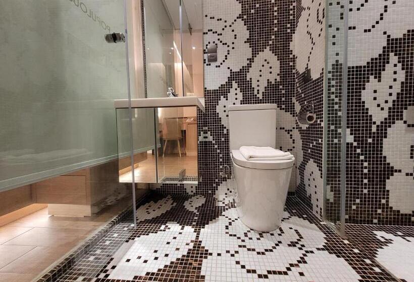 اتاق سوپریور با تخت بزرگ, A Hotel Bugis