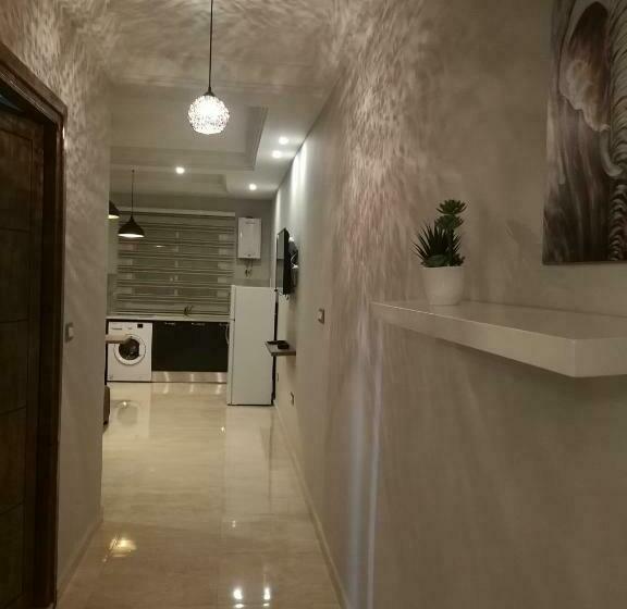 آپارتمان 1 خوابه با بالکن, London House