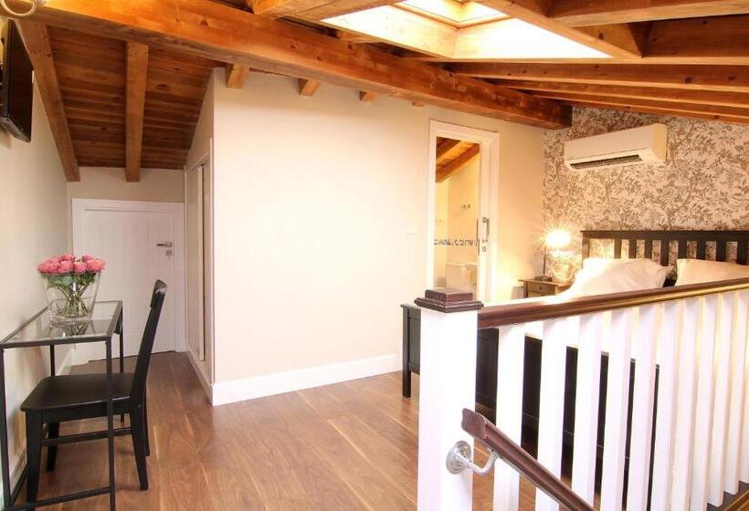 غرفة دور أخير, La Fonda De Candeleda